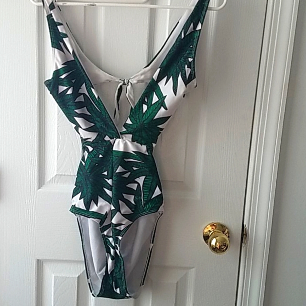 One piece swim suit